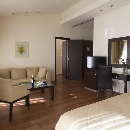 Davitel - Tobacco Hotel 4*